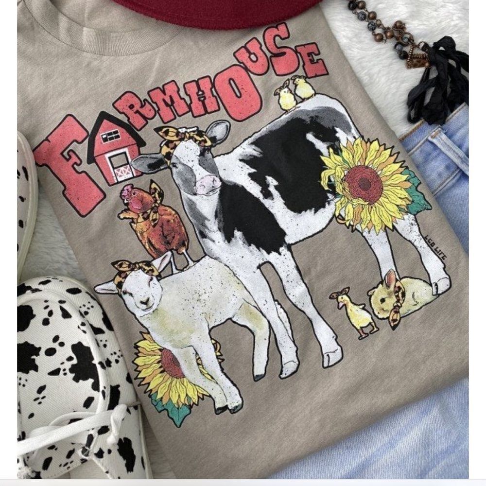 Farmhouse TSHIRT - Picture 1 of 5
